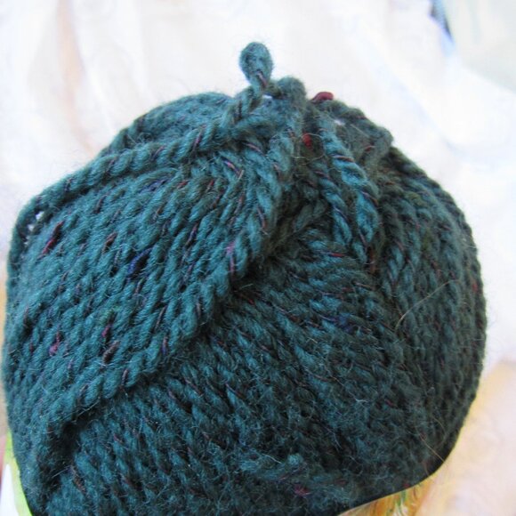 Lot of 4 sks Tussock New Zeland Yarn 100g each,85% NZ Wool, Dark Olive(green) - Picture 2 of 6